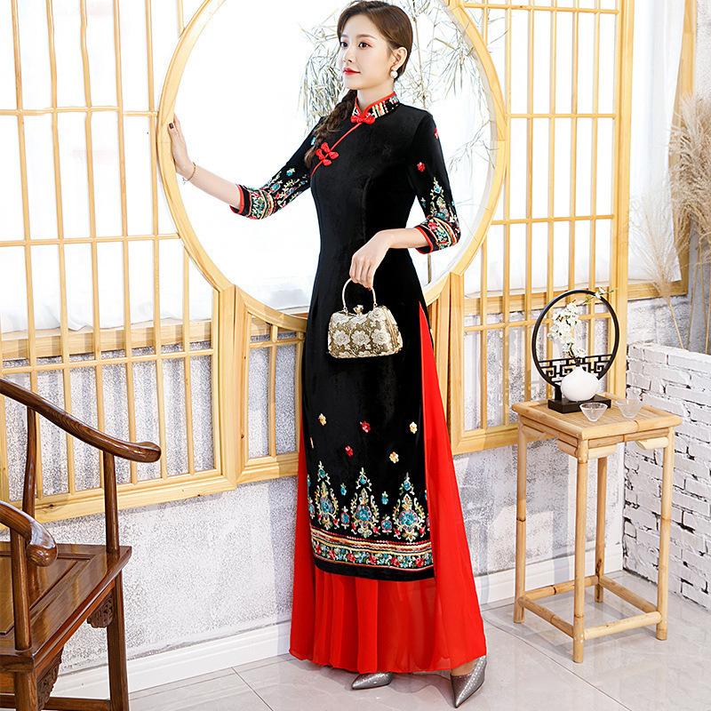 Golden velvet cheongsam performance clothes large size middle-aged and elderly female mother Aodai cheongsam new long catwalk cheongsam