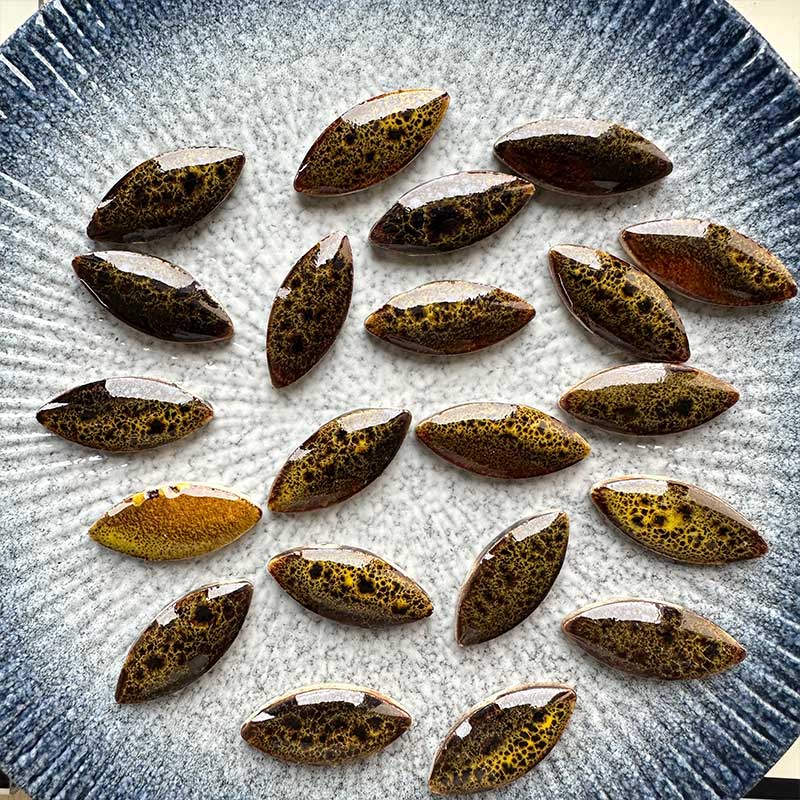 

100g Multi Color Irregular Ceramic Mosaic Tiles DIY Making Stones for Craft Hobby Arts Wall Decoration Petal arte oval 917