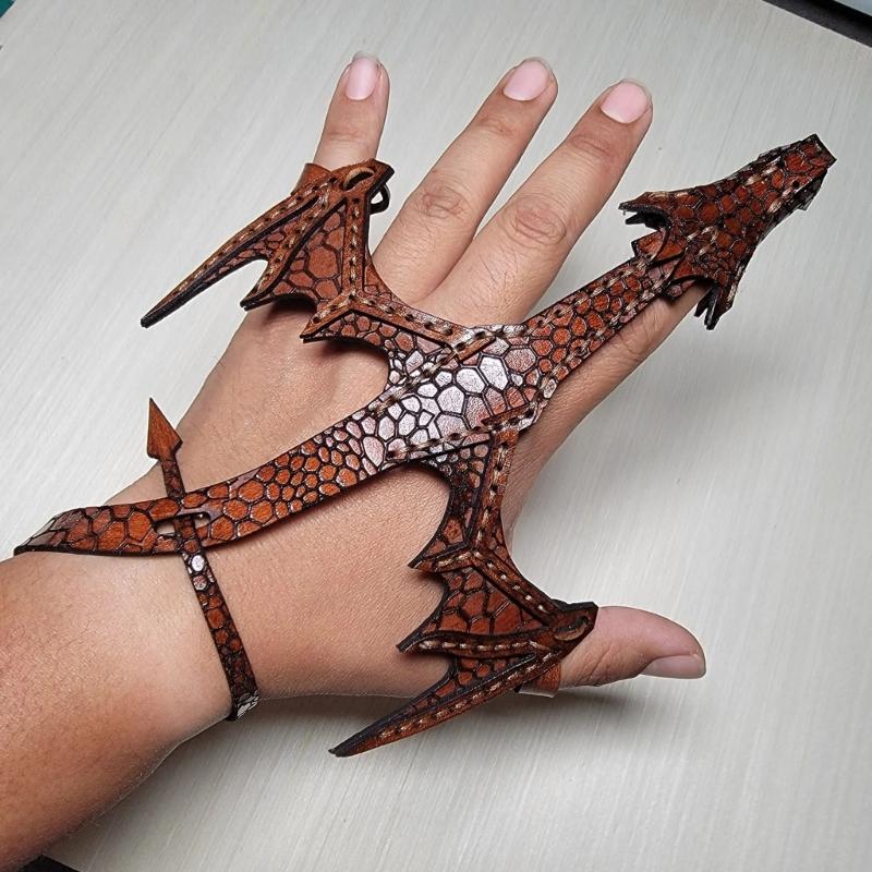 Adjustable Length Handchain PU Leather Dragon Bracelet Cosplay Cuff Arm Band for Fantasy Enthusiasts Unique Accessory