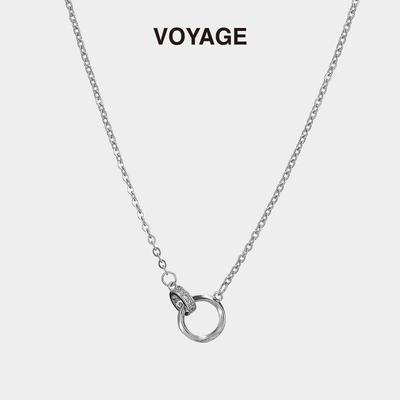 Elegant Interlocking Clavicle Necklace: High-End Women's Light Luxury Accessory for Summer