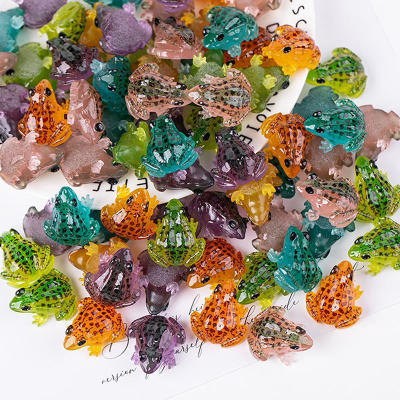 Lot de 5 figurines de grenouilles lumineuses en résine, cadeaux de paysage, grenouilles miniatures qui brillent dans le noir, statue de jardin, décoration de pelouse féerique