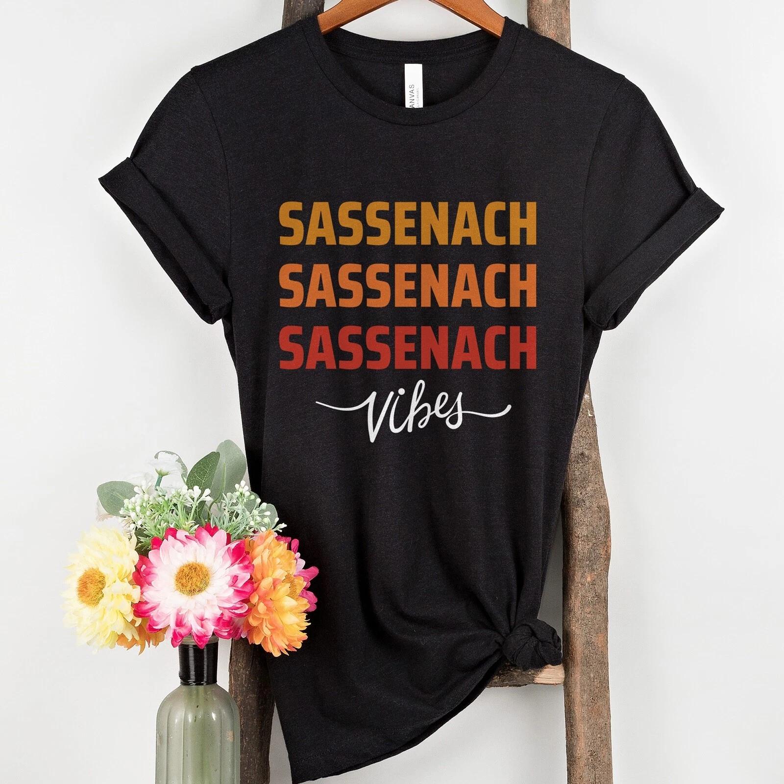 Sassenach Vibes T-shirt | Outlander Gifts | Sassenach Tee | Claire Fraser Tee S
