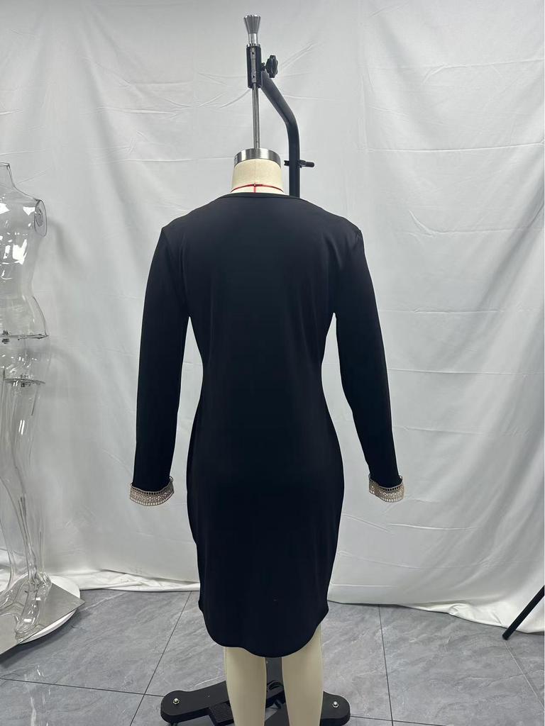 Elegant Women's Retro V-Neck Lace Stitch Long-Sleeve Dress