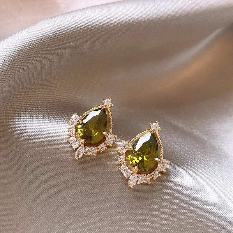 Water drop earrings Fashion exquisite earrings Light luxury High sense Versatile temperament earrings Women