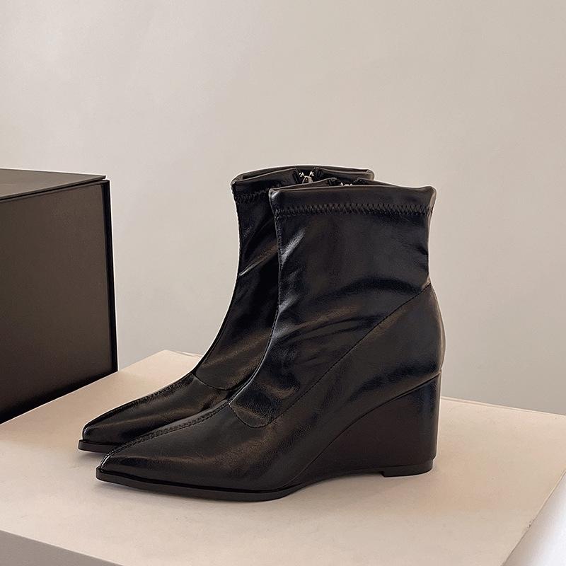 Fashion 2026 Autumn Pointed Toe Back Zipper Black Ankle Boots Chunky High Heel Short Platform Boots for Women Botas Mujer