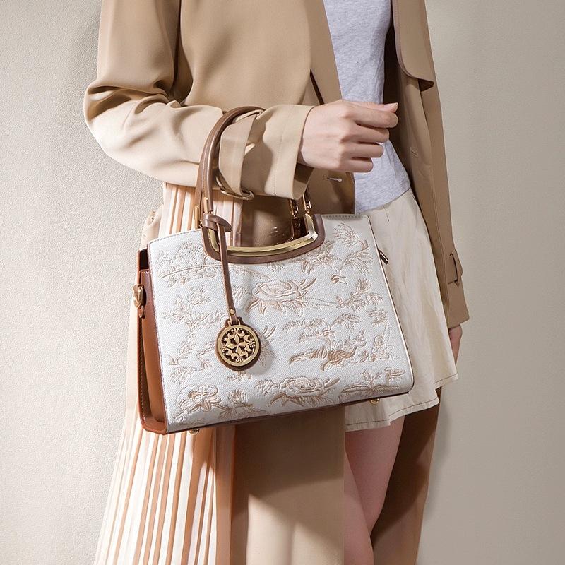 

Handbag Women s high-end fashion embroidery shoulder bag Large capacity Mom bag Tote bag Tide