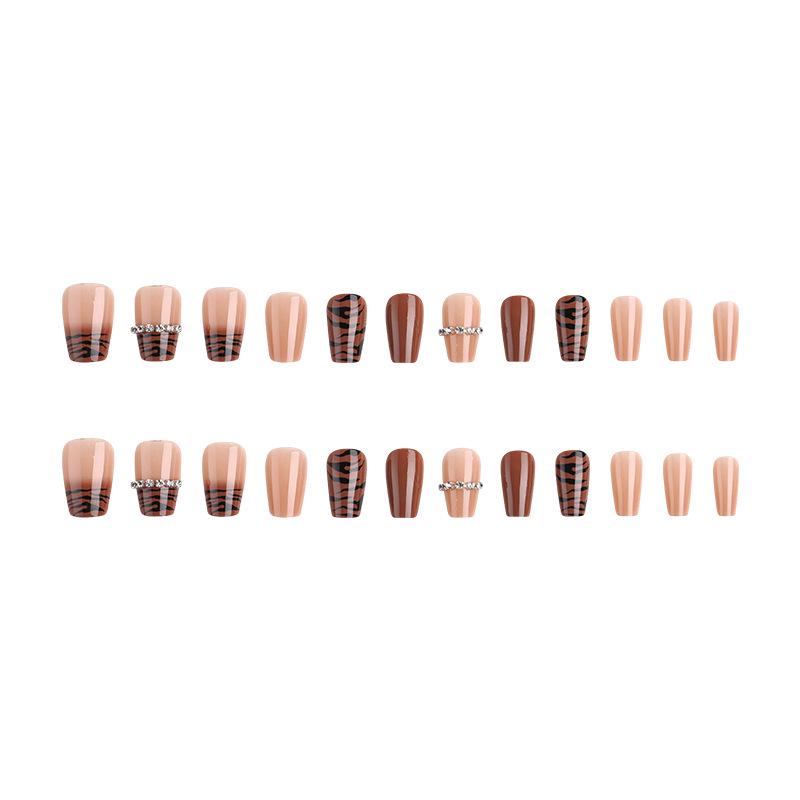 Autumn Maillard Wearable Nail Stickers - Simple Diamond Chain & Coffee Leopard Print Designs