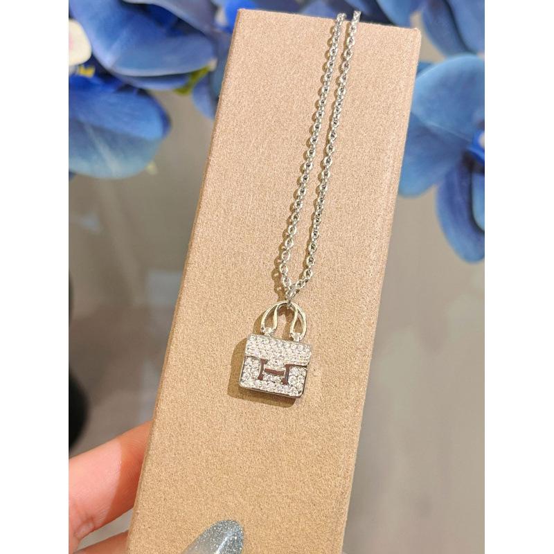 Высокая версия Сумка-буква H Полностью усыпанная бриллиантами Ожерелье Женское 18-каратное золотое покрытие Легкая роскошь Универсальная цепочка на ключицы Изысканная