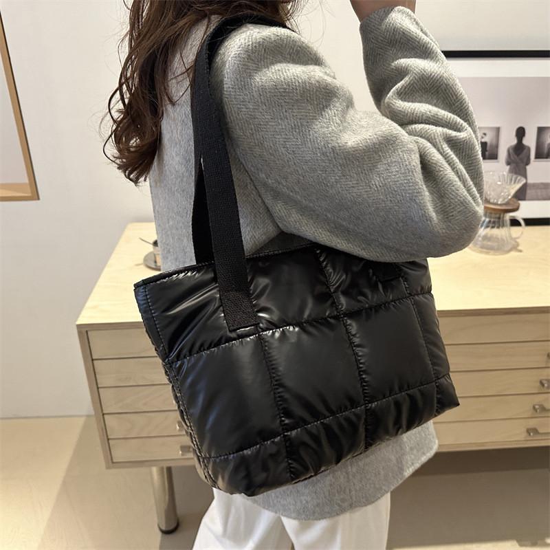 Unique Winter Fashionable Underarm Bag For Women With Soft Material And Sleek Lines