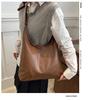 Women's Large Capacity Retro Shoulder Tote - Trendy European and American Style
