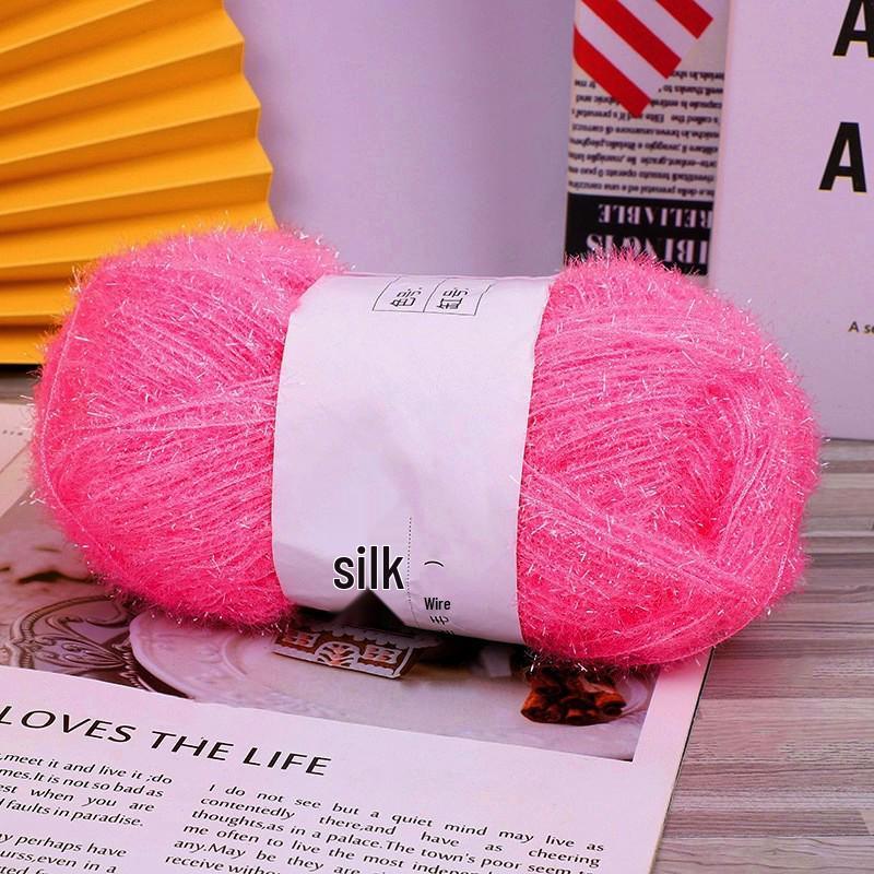 Korean-Style Handmade Strawberry Dishcloth: Non-Stick Oil, Bright Silk and Gold Thread Yarn, Glass Fiber.
