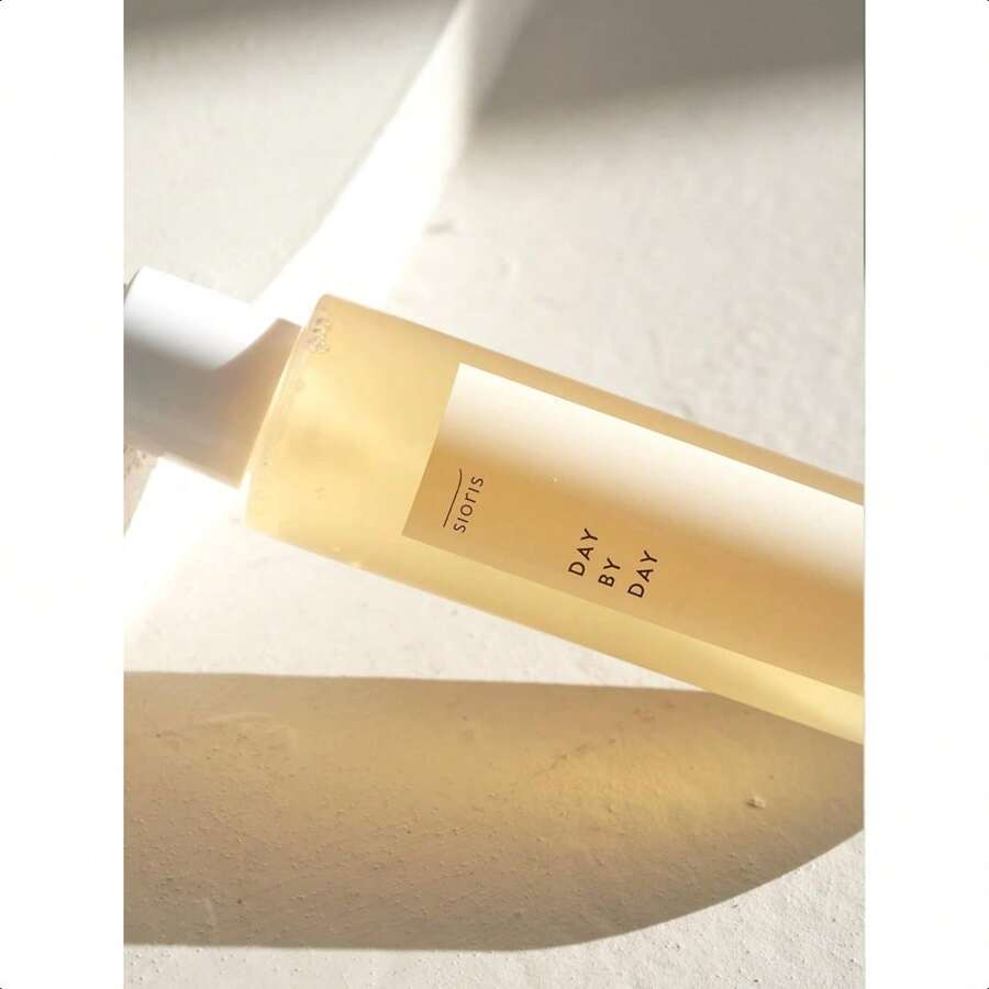 Sioris Gel Nettoyant Day By Day 150ml , Eau d'Agrumes Bio et Betterave Sucrière, Élimine les Résidus de Maquillage avec une Formule pH 5.64 et Nettoyage Hydratant