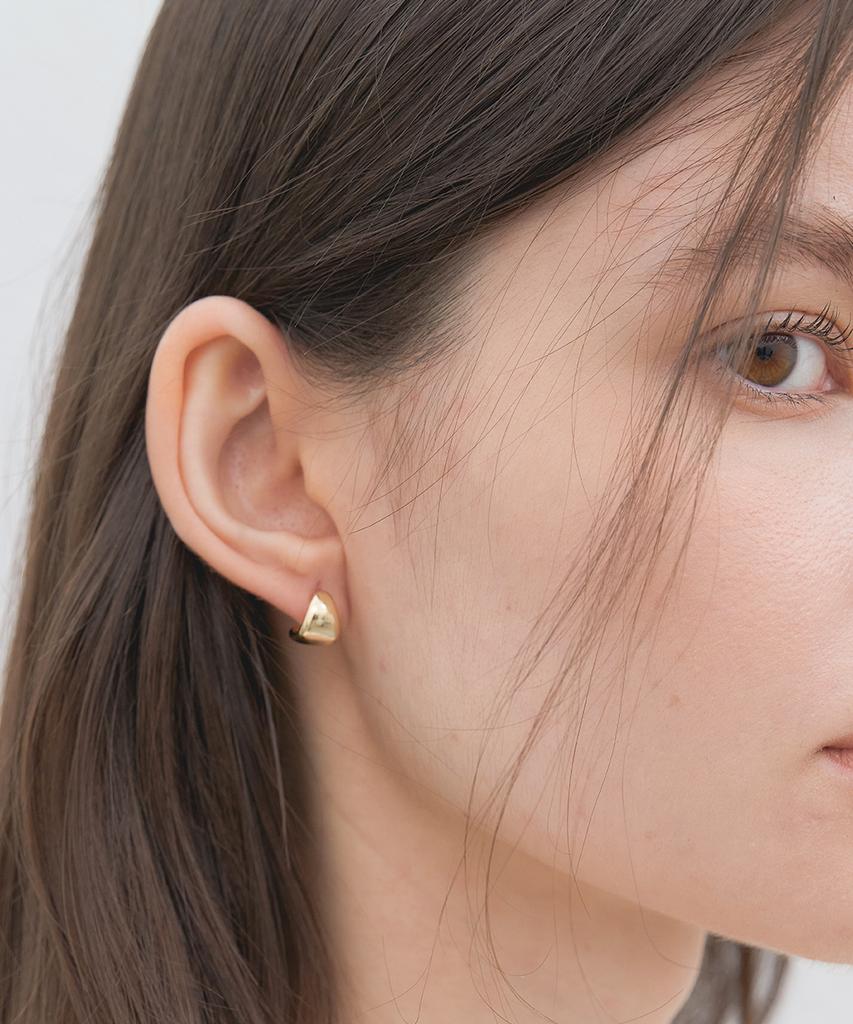 Halden Simple Curved Earrings (E021_Gold)