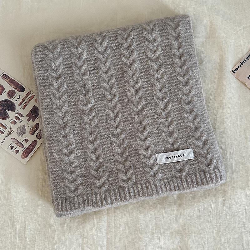 Luochi Women's Japanese Cable Knit Wool Scarf - Winter Warm & Versatile Neck Gaiter for Couples
