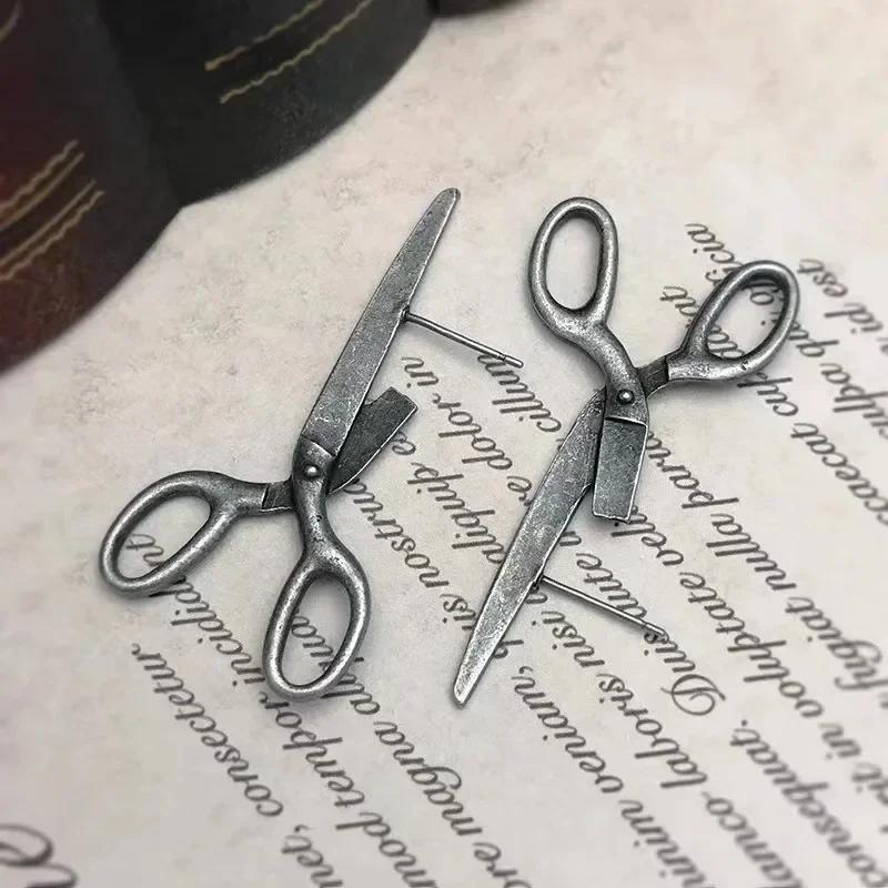Dark Gothic Vintage Imitation Scissors Exaggerate Stud Earrings for Men Women Goth Punk copper Color Halloween Fashion Zircon