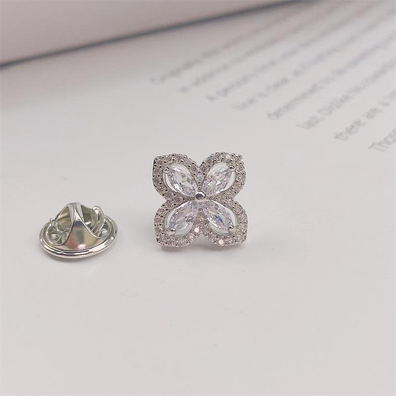 

Брошь-лацкан «Бриллиантовая снежинка»: Модная брошь для женских рубашек