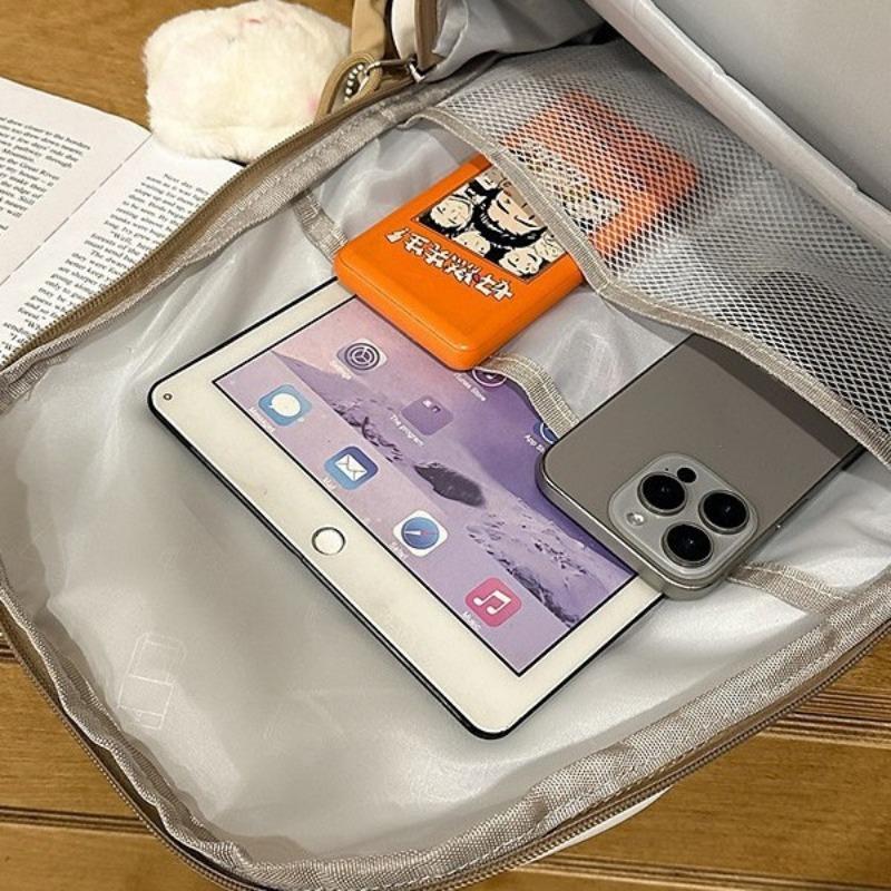 The New Schoolbag Is High-value, Fresh and Sweet Backpack, Female Contrasting Color Splicing, Light Spring Outing, and Large-capacity Backpack.