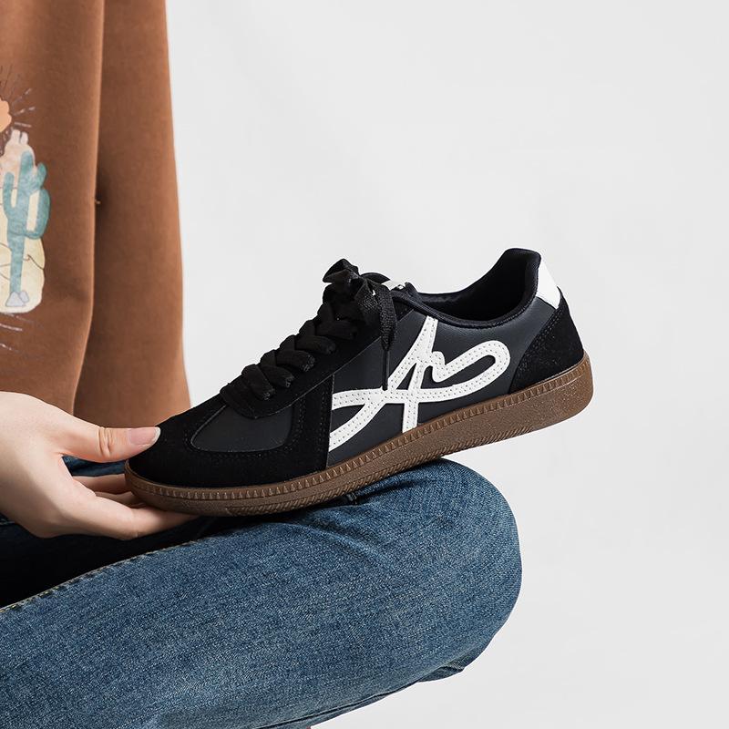 

Couple retro versatile casual sports shoes fashion little white shoes light and comfortable women s shoes F8863 40 [female size]