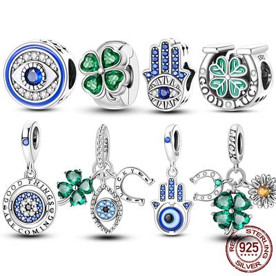 Parures et bijoux – Charms