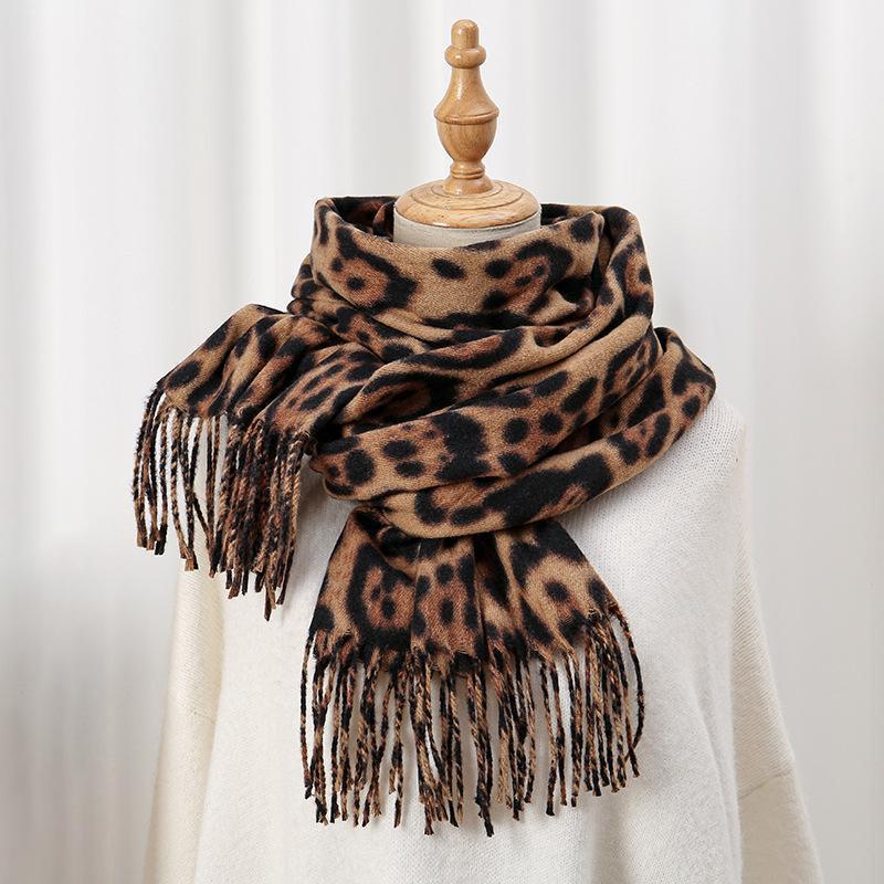 Leopard Print Scarf for Women, High-End Winter Vintage 2024 New Versatile Imitation Cashmere Warm Tassel Thickened Shawl