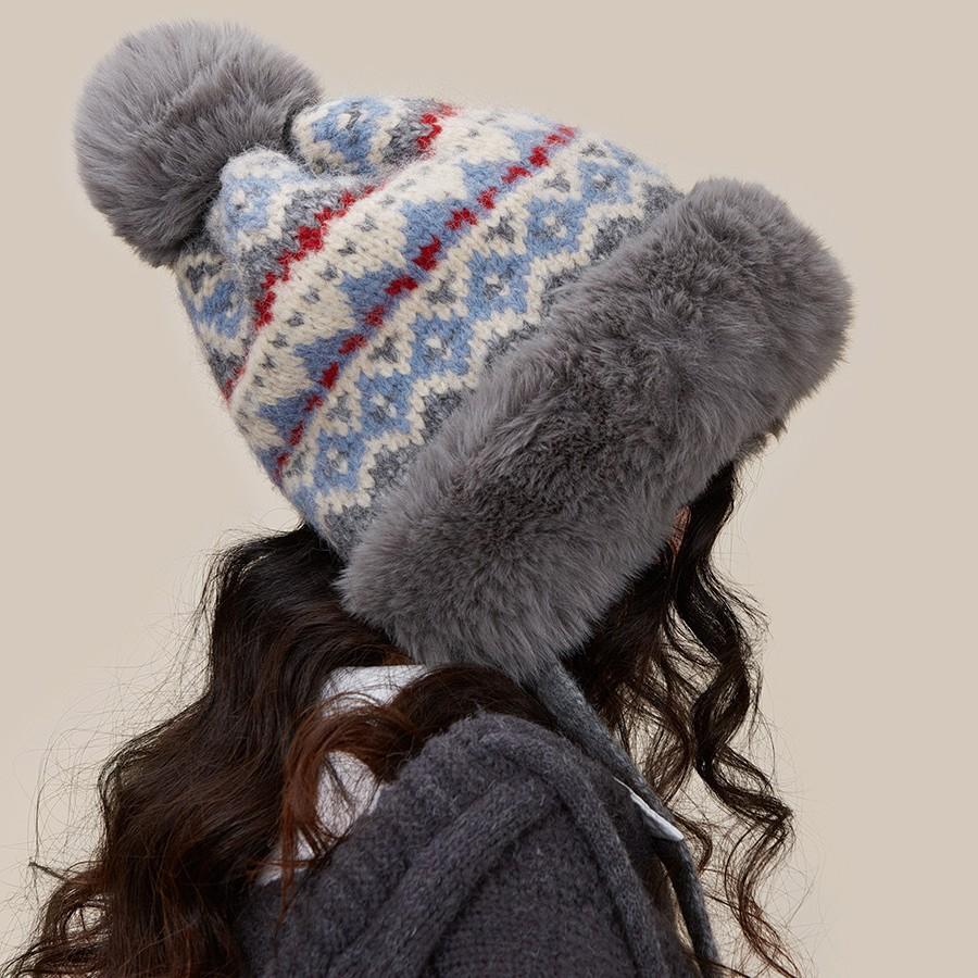 Thickened and Warm Wool Hat Lei Feng Hat for Women Knitted Furry Face Showing Small Northeast Snow Ear Protection Hat
