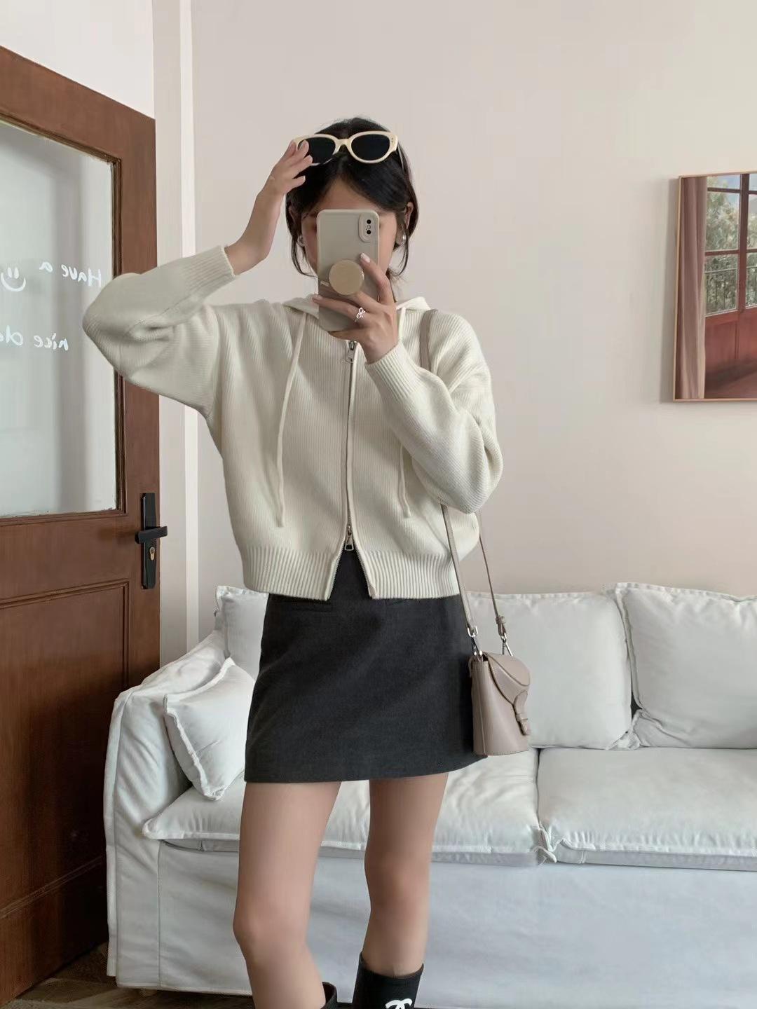 Korean version of temperament hooded knitted sweater women s 2025 autumn new design zipper small drawstring sweater jacket one size fits all