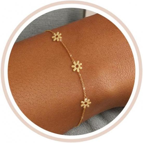 Delicati Braccialetti Argento Oro per Donne alla Moda Non Macchiabili Placcati Oro 14K Carino Braccialetto Quadrifoglio Impilabile Margherita Zirconia Cubica Diamante Braccialetto Charm