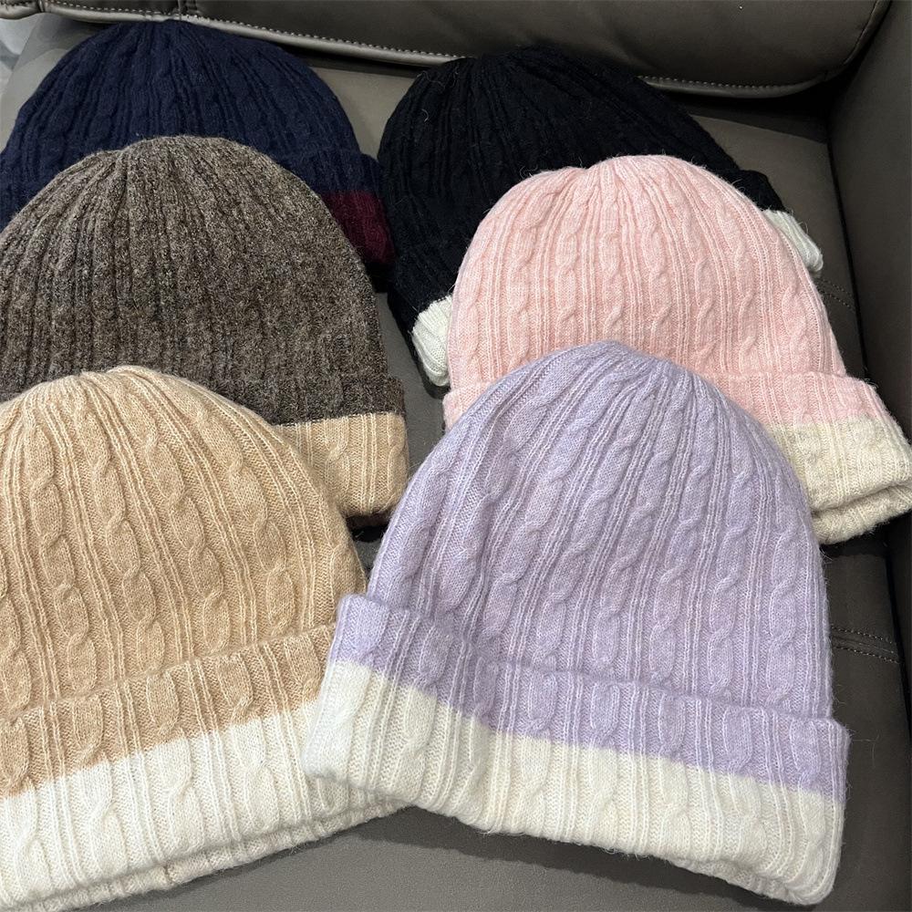 

Simple two-color splicing wool hat women s autumn and winter warm versatile contrasting ear protection hat bag head thick thread knitted hat Adult average size фіолетовий