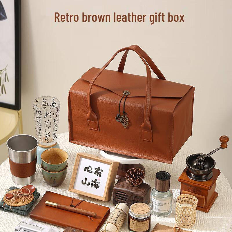 

Vanaheimr Vintage Leather Handbag Gift Set