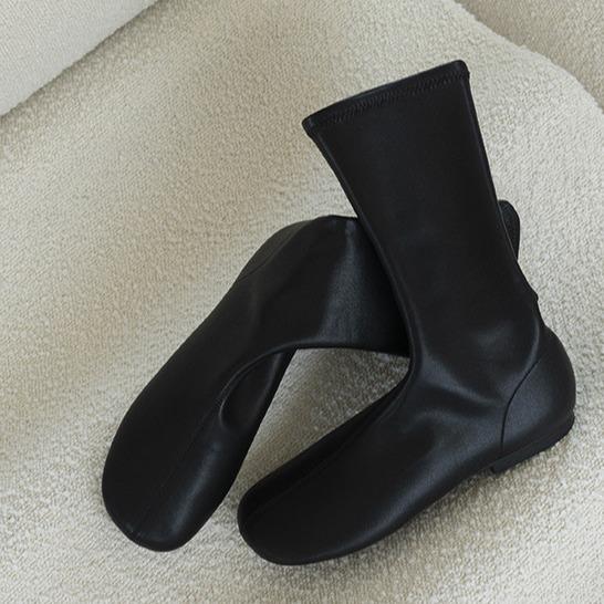 Retro Autumn and Winter Round Head Thin Boots Martin Shoes Women's 2025 New Short Boots Square Heel Duckbill Thin Short Boots