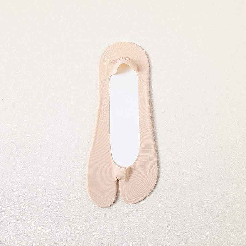 Women's Summer Thin Style Low Top Shallow Mouth Non Slip Invisible Ice Silk Two Toe Boat Socks