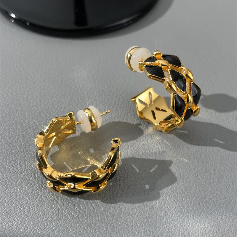 C-Shaped Black & Gold Argyle Enamel Earrings with 925 Silver Needle - Trendy European & American Design.