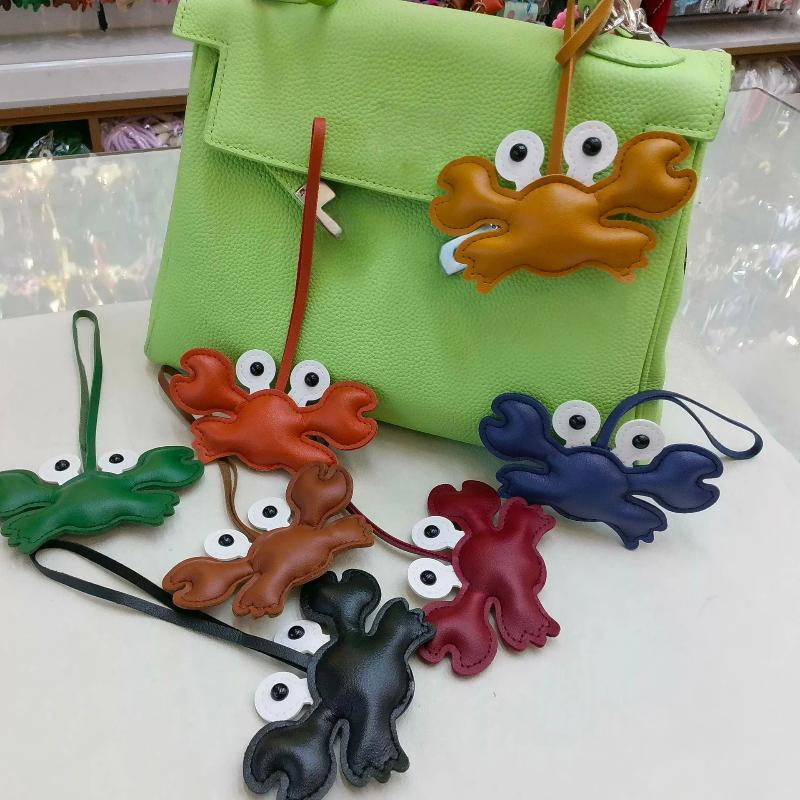 Creative Crab Keychain Scratch Resistant PU Leather Key Ring Hawaii Trip Souvenir Perfect Gift for Collectors