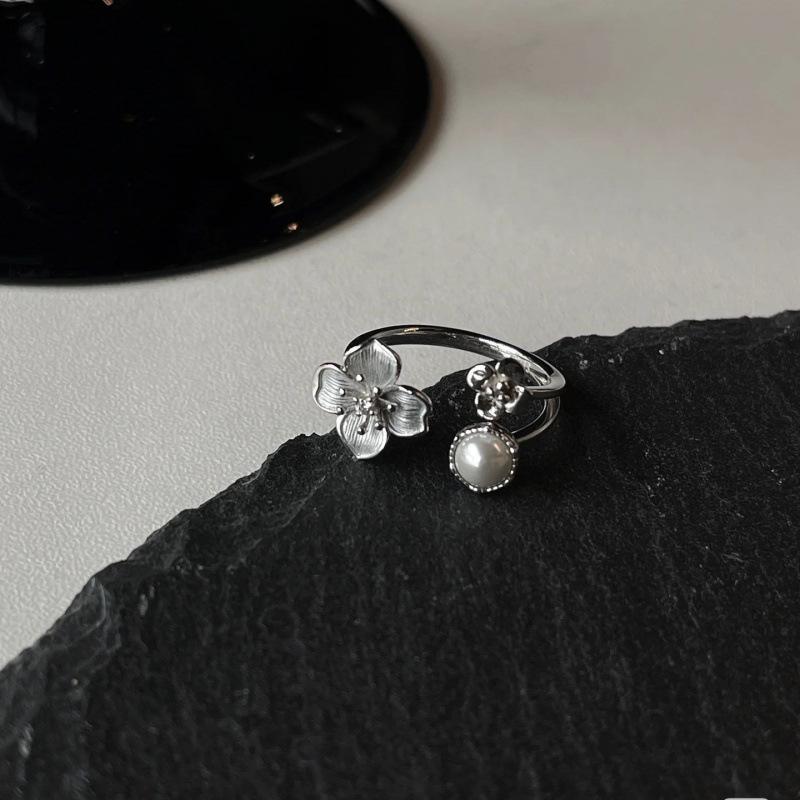 Pearl Flower Ring - Elegant Chinese Floral Design, Adjustable Fit