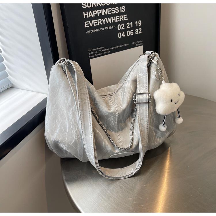 Urban Minimalist Large-Capacity Commuter Shoulder Bag for College Students - High-Quality Crossbody Bag