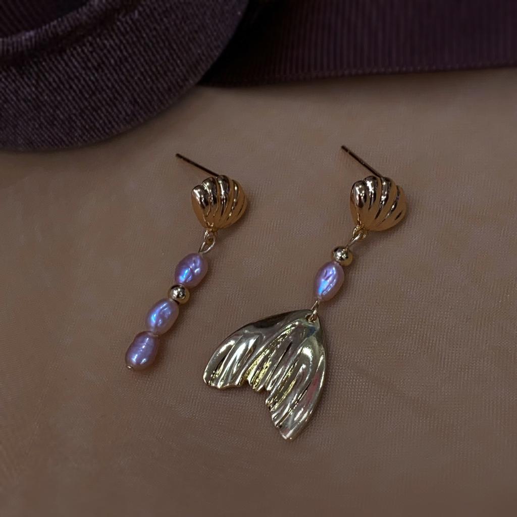 Exaggerated personality metal style fish tail natural pearl earrings light luxury beauty mermaid ji earrings ins tide earrings female Korean