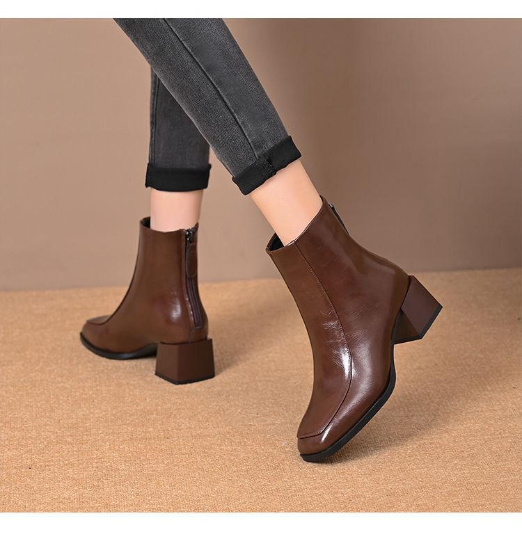 

2025 новые короткие ботильоны на толстом каблуке весна и осень мягкая кожа британский квадратный носок осень и зима бархатные на высоком каблуке женские кожаные туфли 38