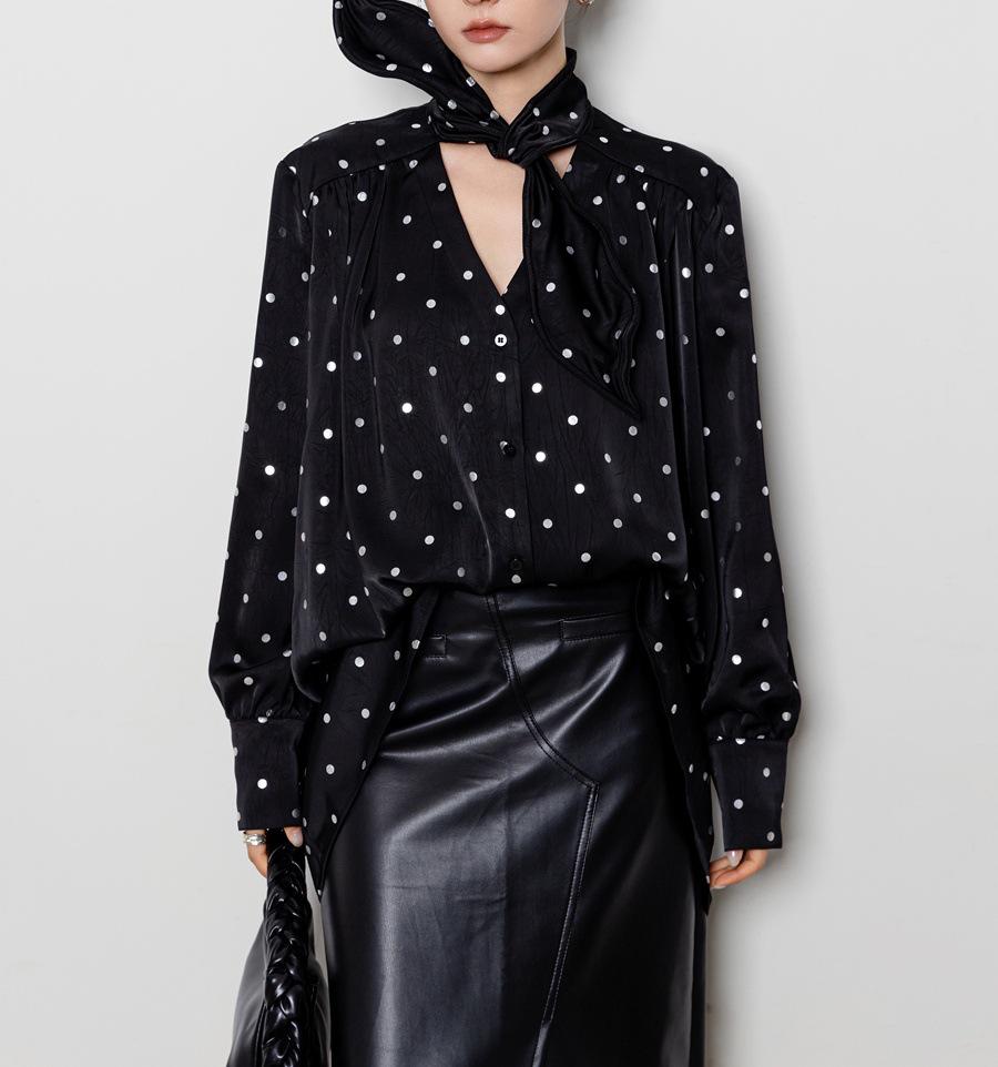 

2026 Early Spring Polka Dot Necktie French Ruched Satin Shirt for Women - Retro Niche Design, Loose Fit Small чёрный