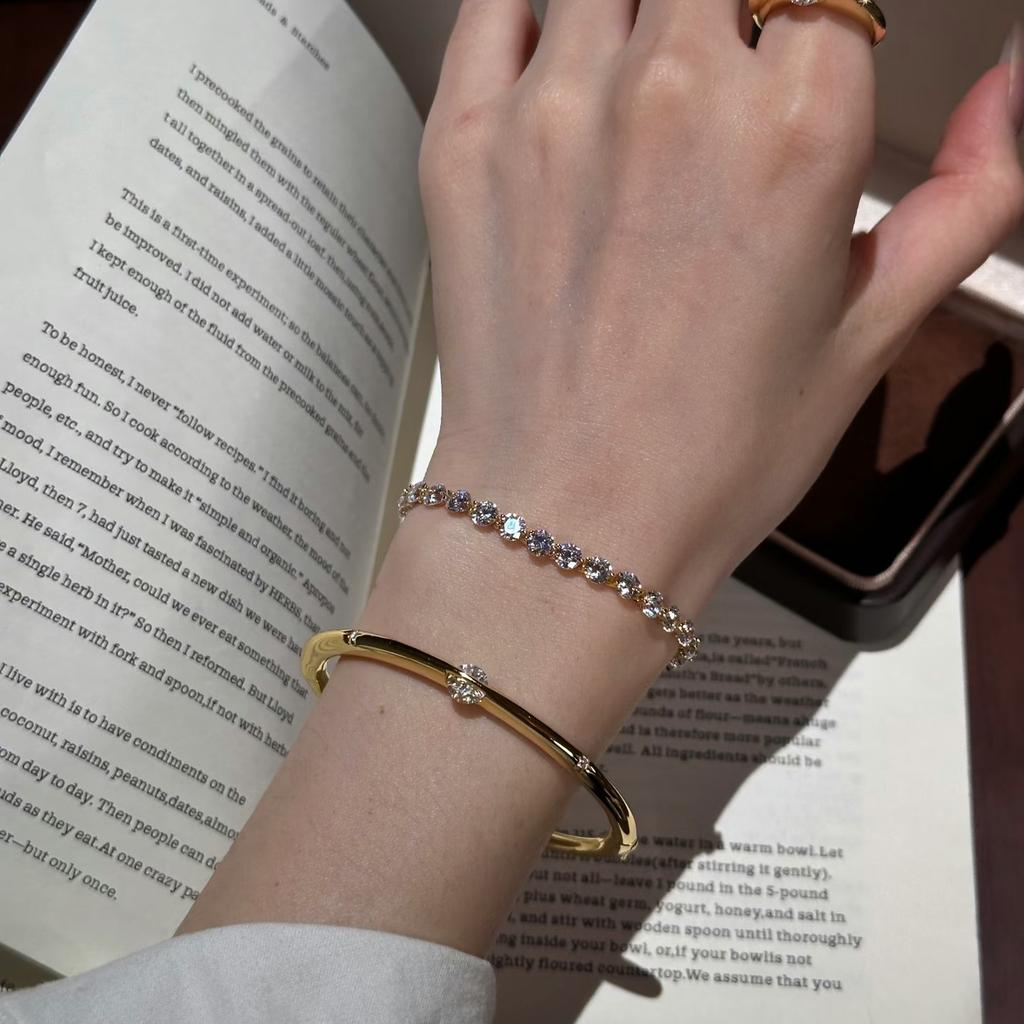 Fashion Light Luxury Eagle Claw Lace Star Bare Diamond Bracelet Advanced Sense Eight Hearts Eight Arrows High Carbon Diamond Zircon Women 2026