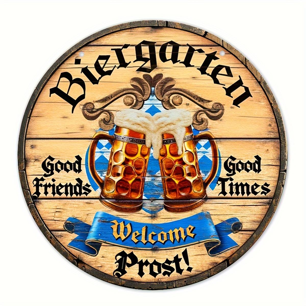 

Знак Oktoberfest Biergarten. Деревянное украшение для Октоберфеста с пивными кружками, хорошими друзьями и временем, приветствием Prost! - Идеально подходит для дома, гаража или мужской берлоги