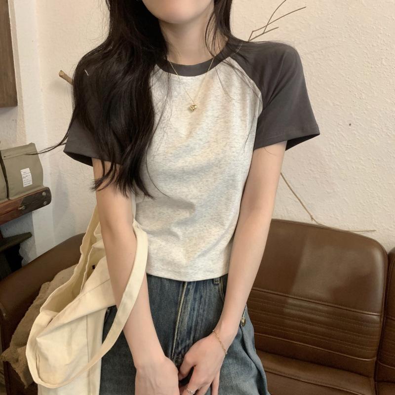 Niche retro T-shirt women's splicing contrasting short top summer shoulder sleeves American sweet and spicy small short sleeves