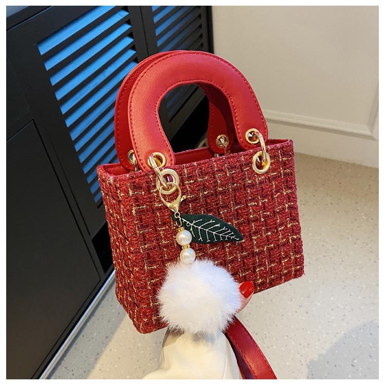 Niche design woolen bags, new bags, women's bags, autumn and winter messenger bags, portable Princess Diana bags