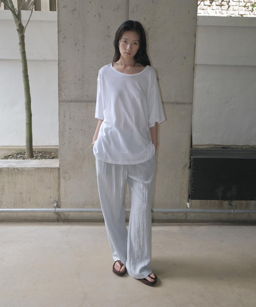 Mosyupamosyu Shoulder Button Short Sleeve T-Shirt [White]