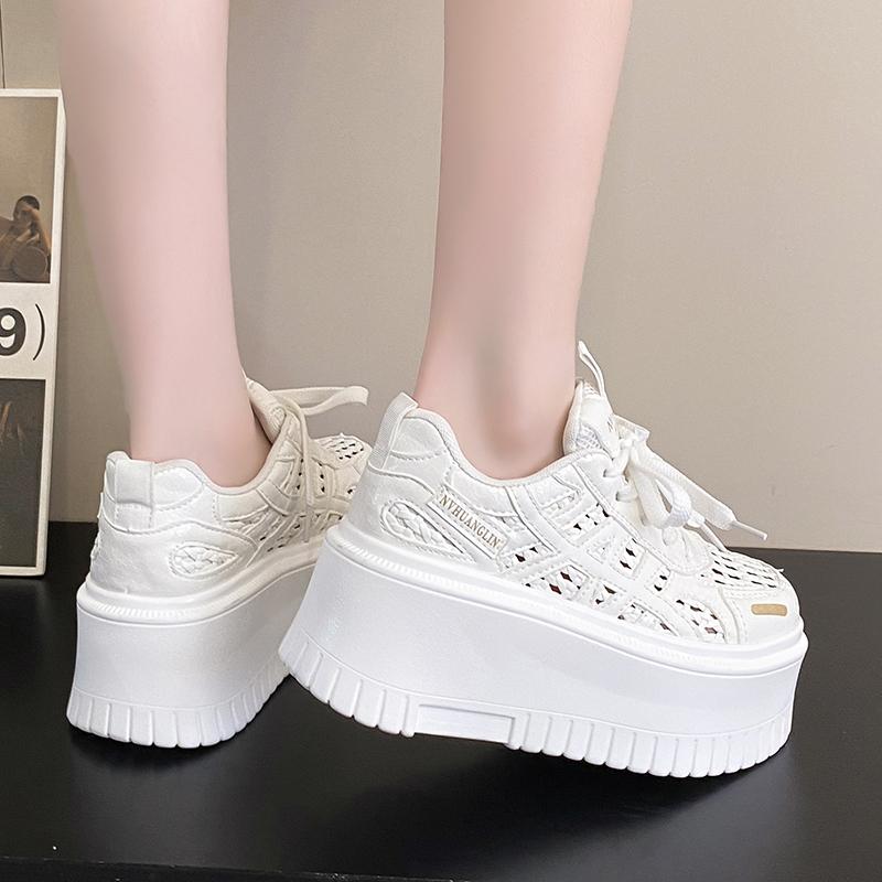 Modne damskie sneakersy na platformie 8CM Skórzane buty Nowe Letnie Grube Wulkanizowane Buty Skateboardowe Damskie Oddychające Puste Sneakersy