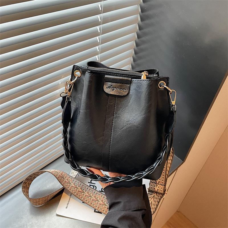 Handbag - Casual Commuting Fashionable Single Shoulder Bag - Small Design - High-end Style Crossbody Bag