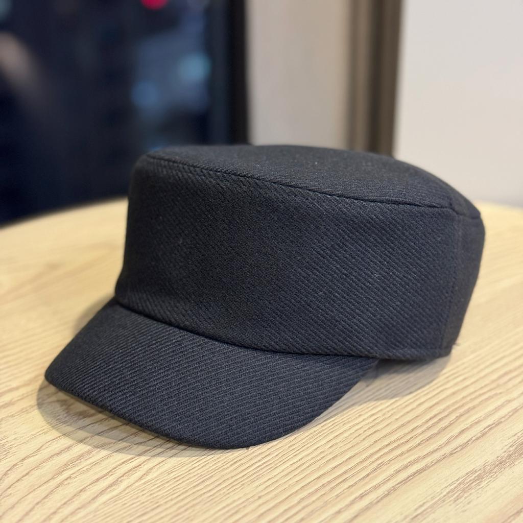 New Korean Style Solid Color Flat Top Equestrian Hat for Women in Autumn and Winter Fashionable and Warm Everyday Versatile Cap