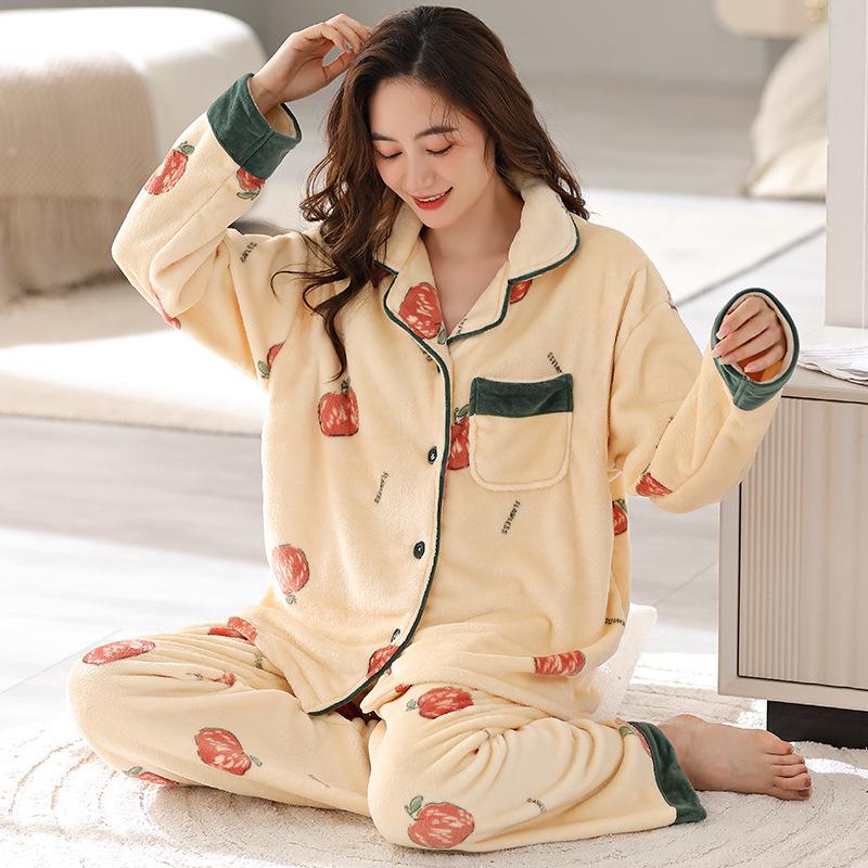 "Chunbaifen Women's Thick Coral Fleece Pajamas - Autumn/Winter Large Size Flannel Sleepwear for Middle-Aged and Elderly"
