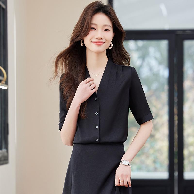 Women's Wrinkle-Resistant Chiffon V-Neck Short Sleeve Blouse - Professional Summer Top