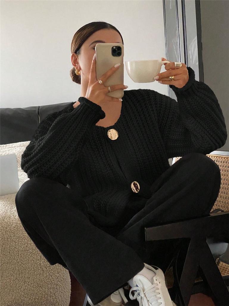 Womens Loose Round Neck Knit Cardigan With Pockets Three Buttons Long Sleeve