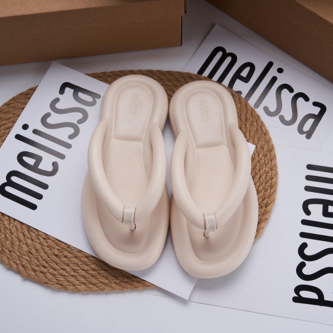 

2023 Melissa Women s Thick-Soled Height-Boost Flip-Flops: Trendy Toe-Post Slippers for Outdoor Casual Wear US 5